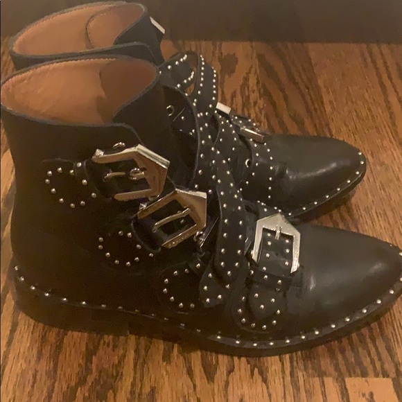 Givenchy MULTI-STRAP BOOTS IN LEATHER WITH STUDS - Picture 3 of 8